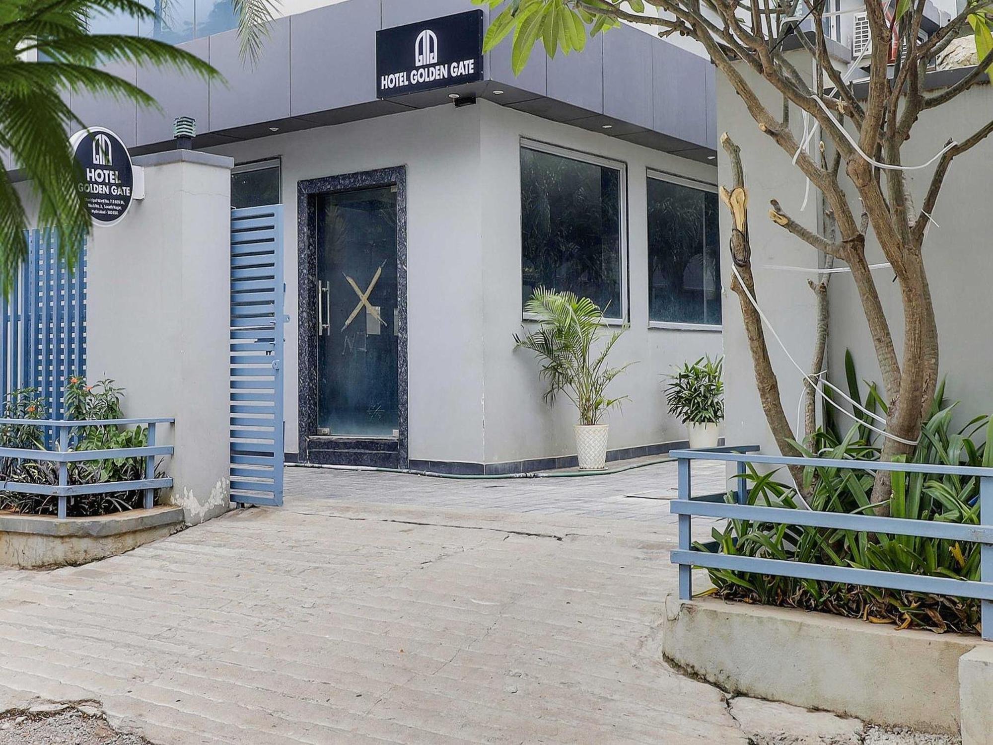 Collection O Golden Gate Hotel Haiderabad Buitenkant foto