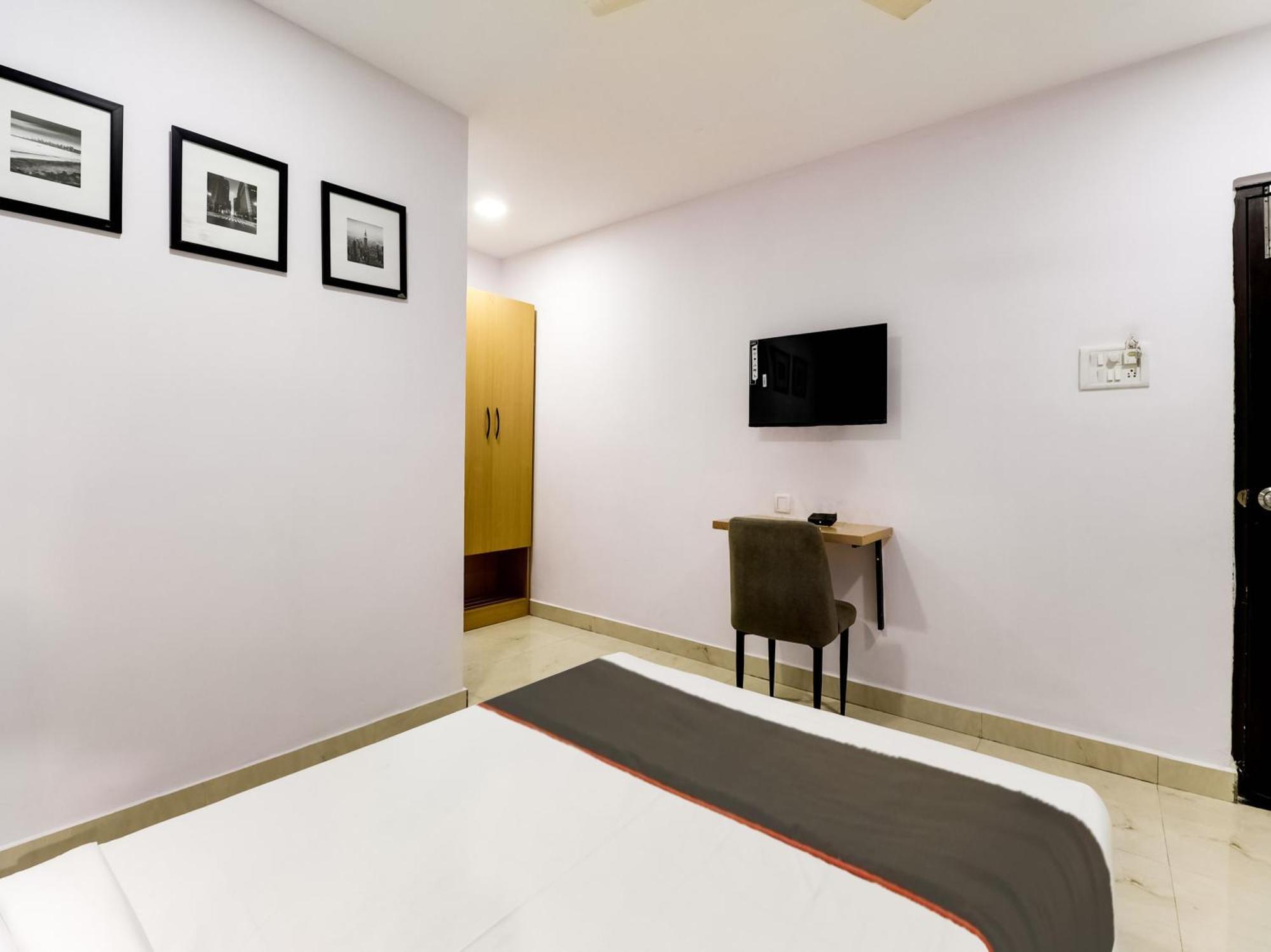 Collection O Golden Gate Hotel Haiderabad Buitenkant foto